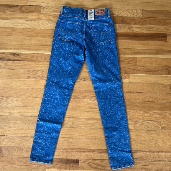 NWT Levi’s Patterned Jeans - Picture 2 of 4